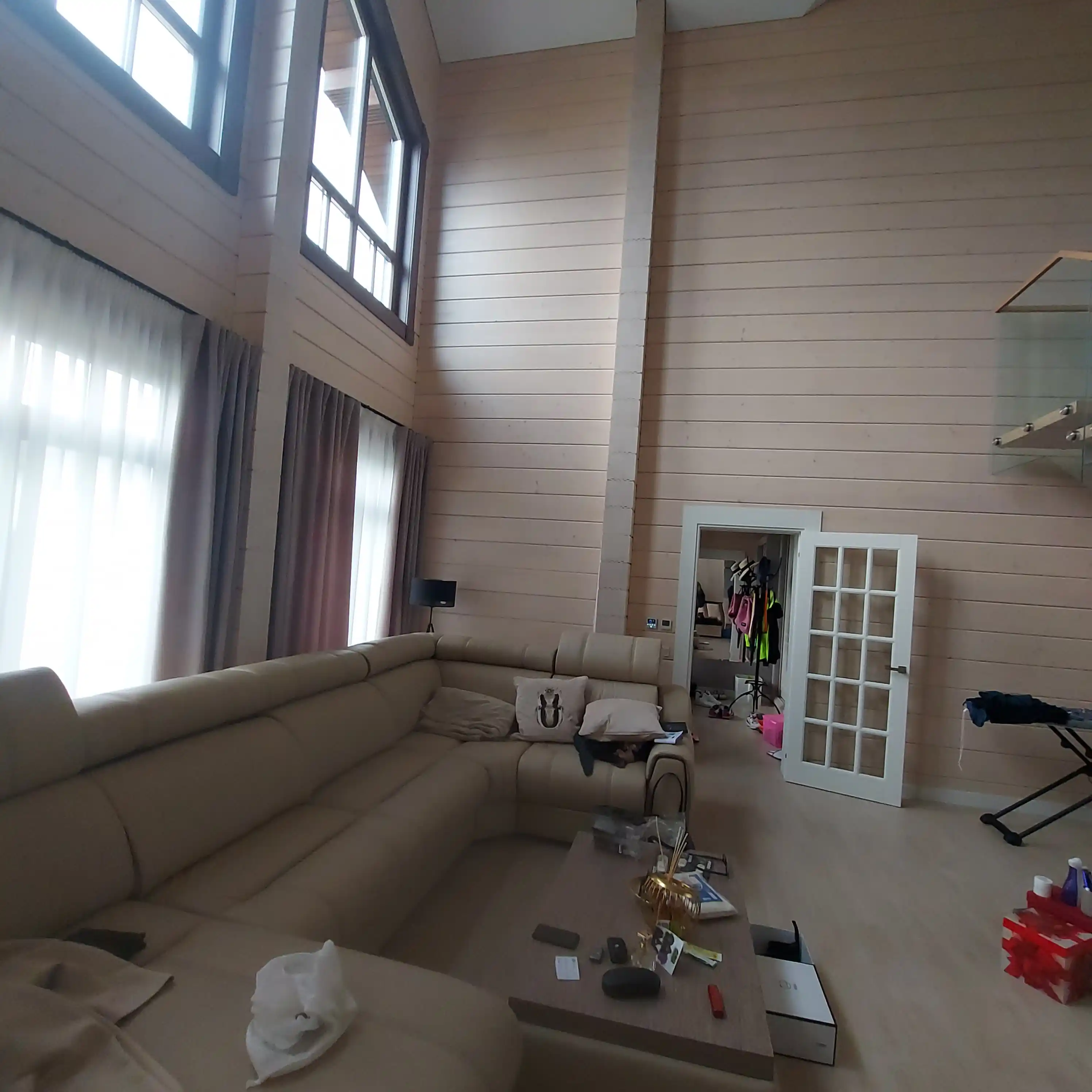 Прекрасная работа в сосновом бору