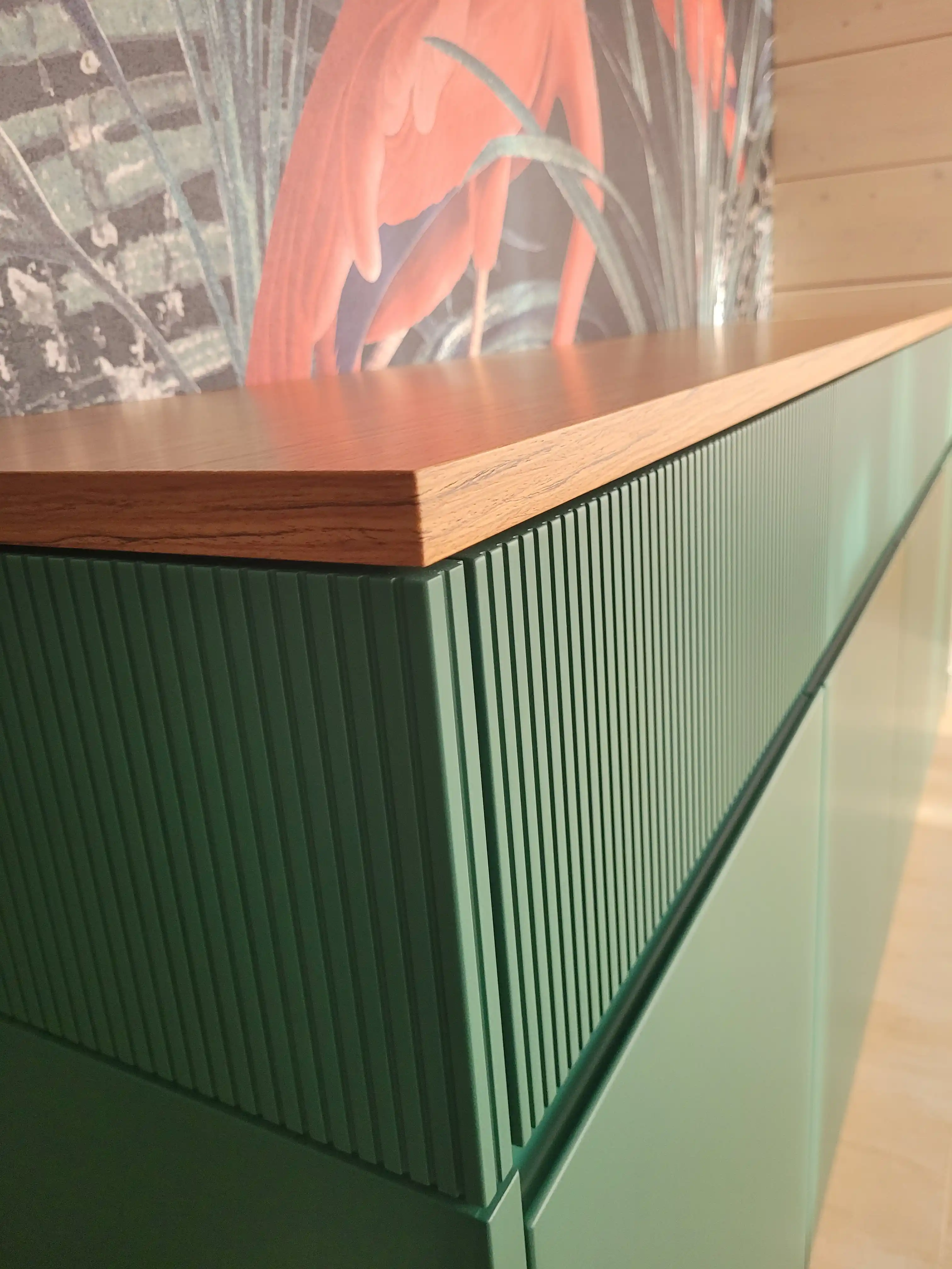 Прекрасная работа в сосновом бору