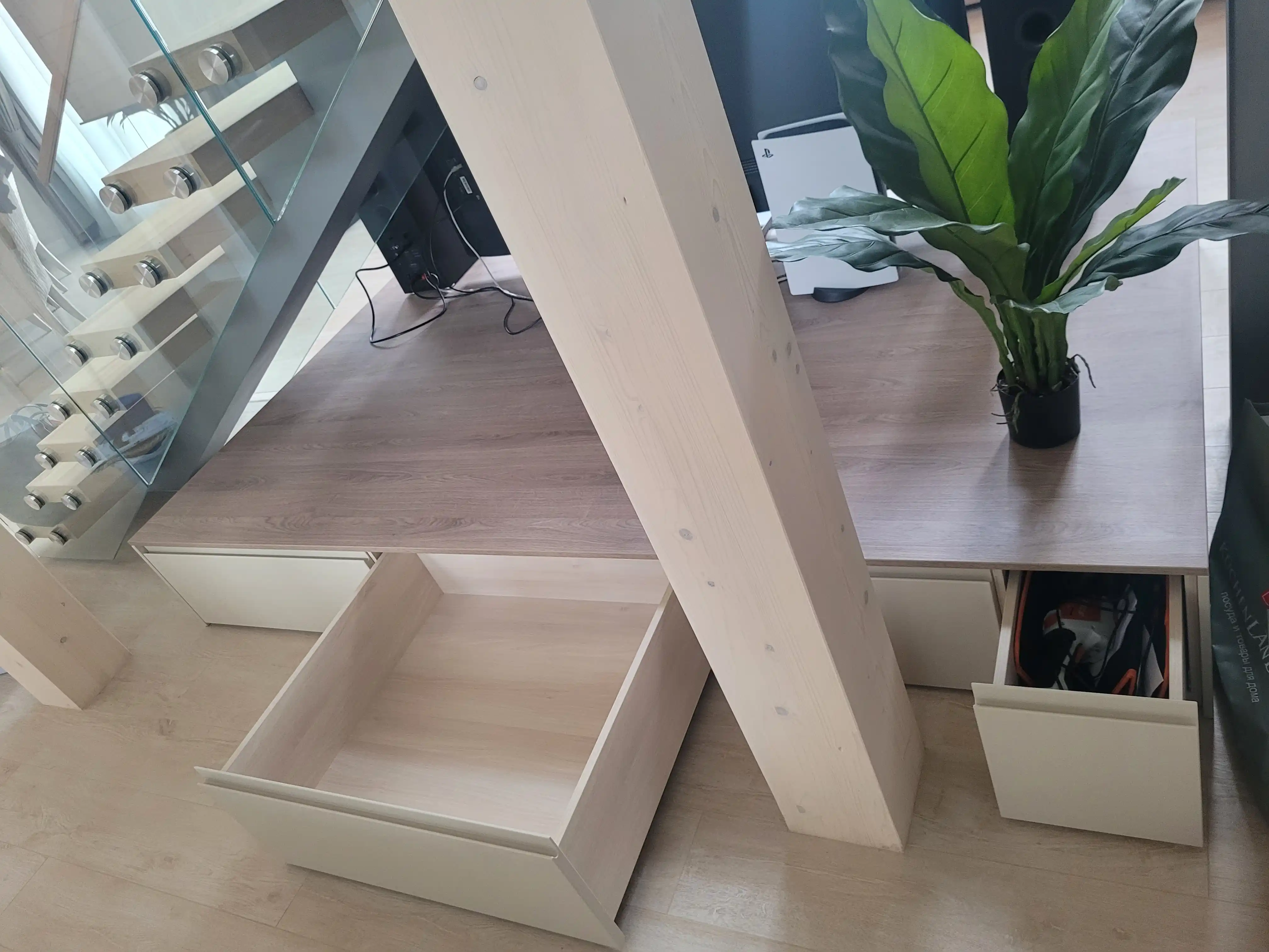 Прекрасная работа в сосновом бору