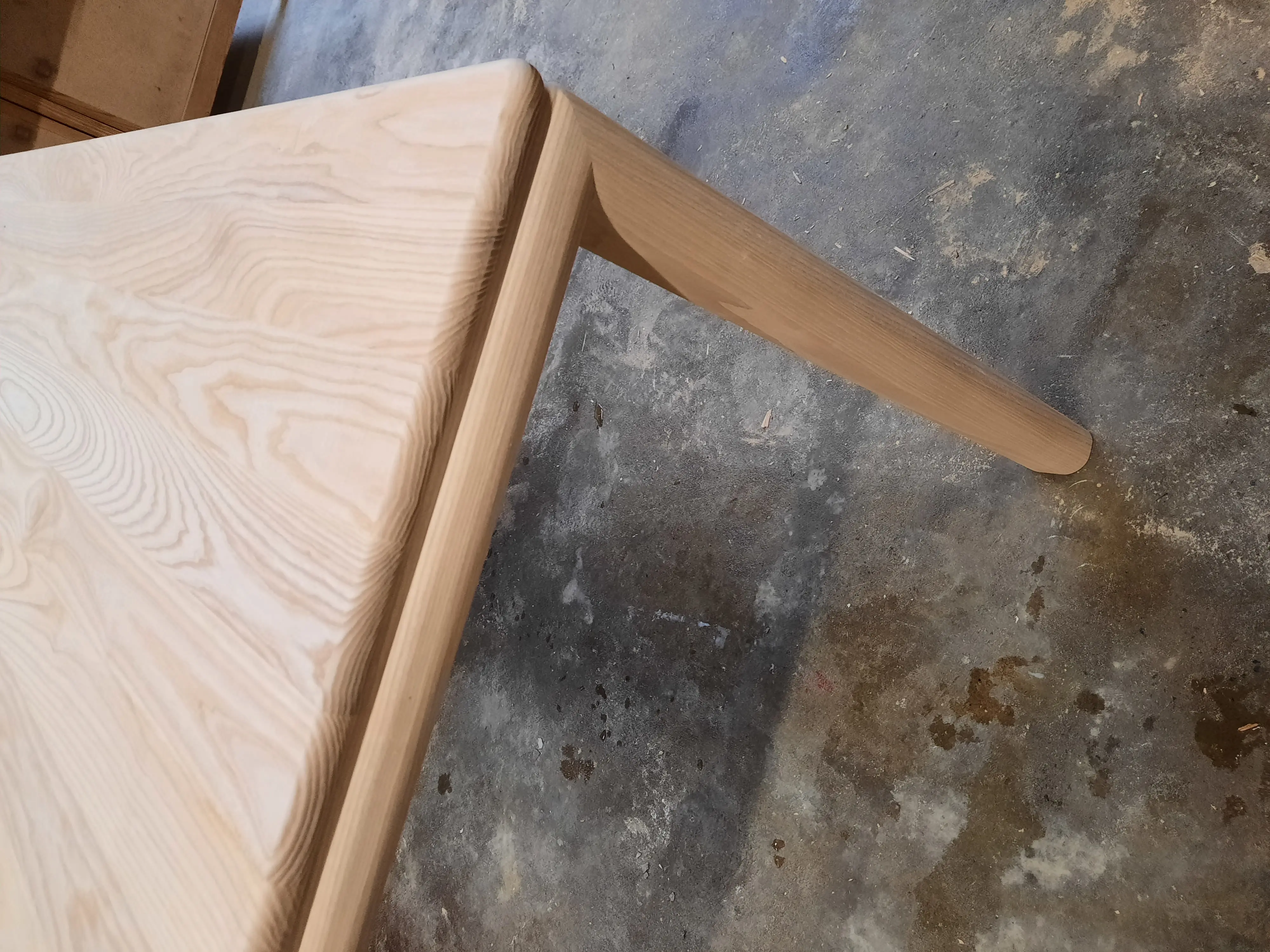 Столы для любого интерьерного решения