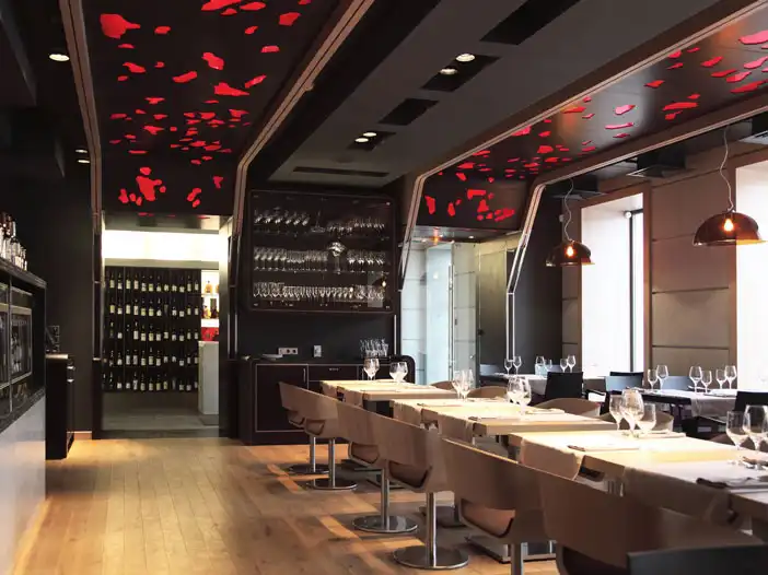 Демонстрация мебели для эстетического дизайнерского видения